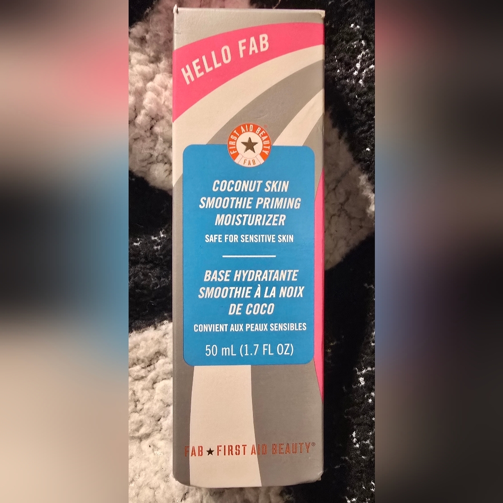 First Aid Beauty Coconut Skin Smoothie Priming Moisturizer